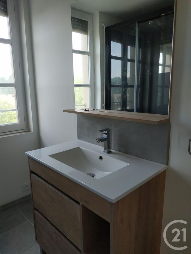 Appartement F3 à louer - 3 pièces - 43.88 m2 - DOMFRONT EN POIRAIE - 61 - BASSE-NORMANDIE - Century 21 Agence Pays D'Andaines