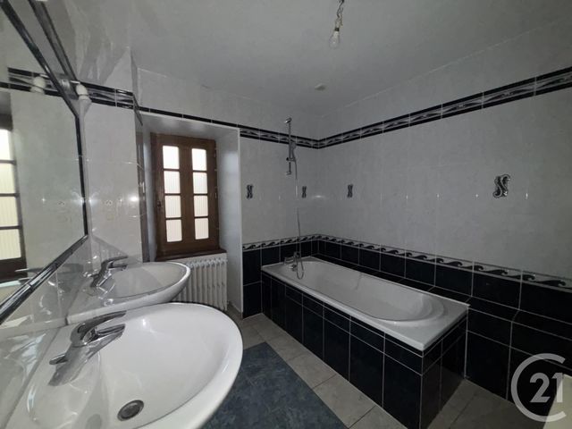 maison à louer - 6 pièces - 124.89 m2 - DOMFRONT EN POIRAIE - 61 - BASSE-NORMANDIE - Century 21 Agence Pays D'Andaines