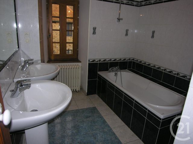 maison à louer - 6 pièces - 124.89 m2 - DOMFRONT EN POIRAIE - 61 - BASSE-NORMANDIE - Century 21 Agence Pays D'Andaines