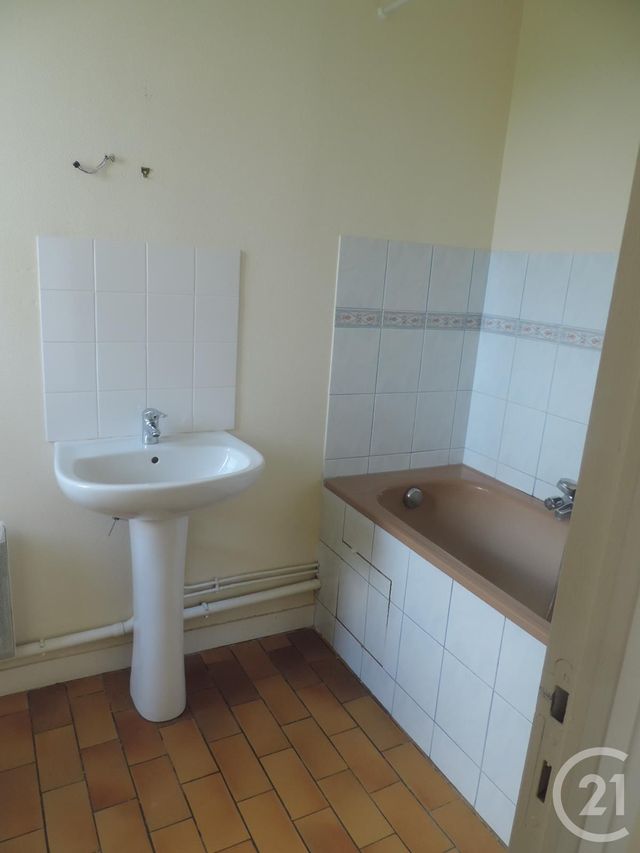 Appartement F3 à louer - 3 pièces - 64.9 m2 - DOMFRONT EN POIRAIE - 61 - BASSE-NORMANDIE - Century 21 Agence Pays D'Andaines