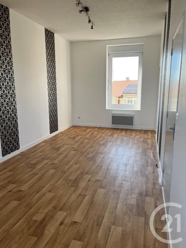 Appartement F5 à louer - 5 pièces - 91.74 m2 - PASSAIS VILLAGES - 61 - BASSE-NORMANDIE - Century 21 Agence Pays D'Andaines